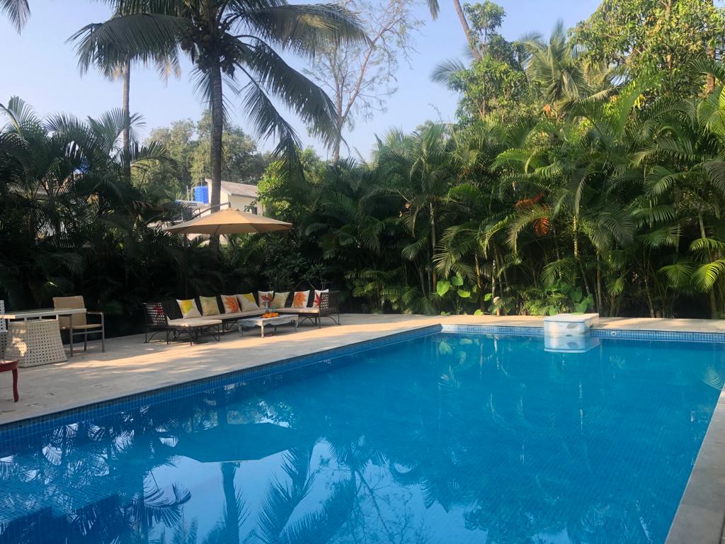 villas in alibaug with swimming pool