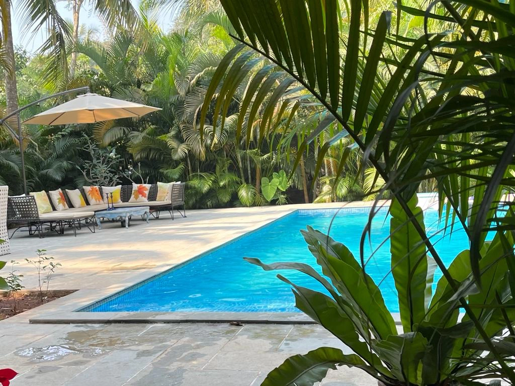 villas in alibaug with swimming pool